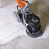 Однодисковая шлифовальная машина Husqvarna PG 400 SF в действии