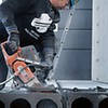 Лезвие углубляется целеком при резке бетона